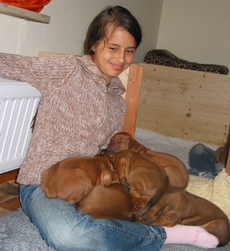 Laura muss sich schon festhalten